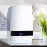 Jak si vybrat správný vzduchový zvlhčovač pro byt? Důležité parametry a funkce